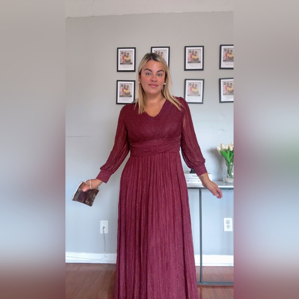 Elegant evening dress, V-neck, long sleeved slim fitting bridesmaid Plus Size